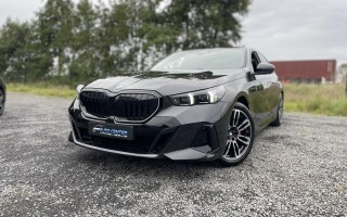 BMW 520I BERLINE M-SPORT MET PANODAK AUTOMAAT 190 PK